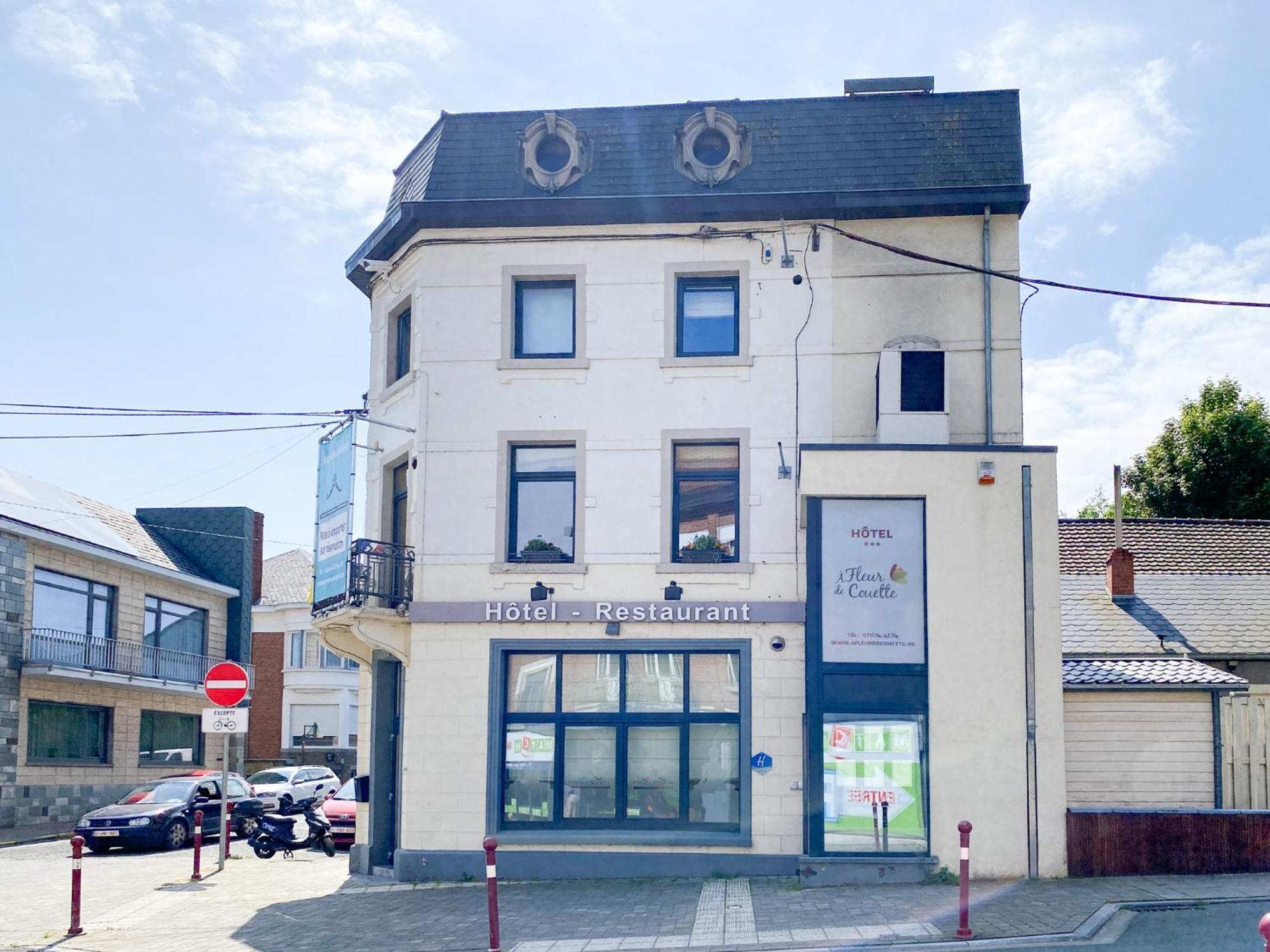 Hotel A Fleur De Couette Auvelais Exterior foto